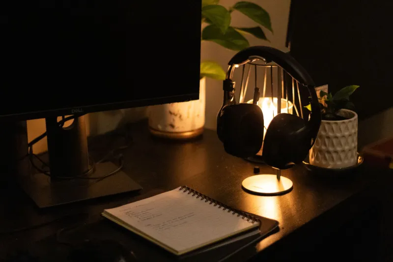 Your Brain at Midnight: The Strange Science of Why Unfamiliar Radio Unlocks Your Best Ideas
