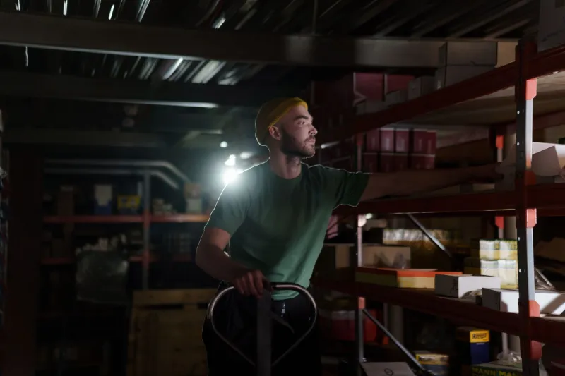 Night Shift, New Signal: Why Graveyard Workers Are Ditching Podcasts for International Radio
